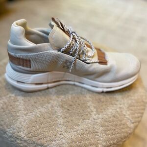 Stylish Women's Athletic Shoes in Cream and Tan